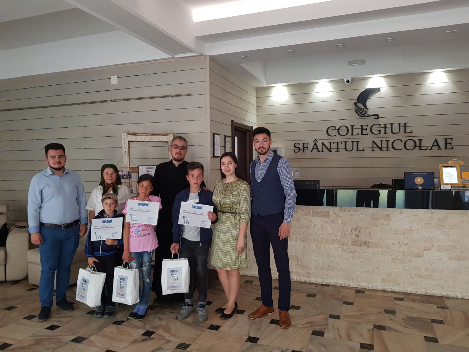 „Dăruiește un zâmbet” – Bunătatea, atenția și iubirea vindecă orice frică