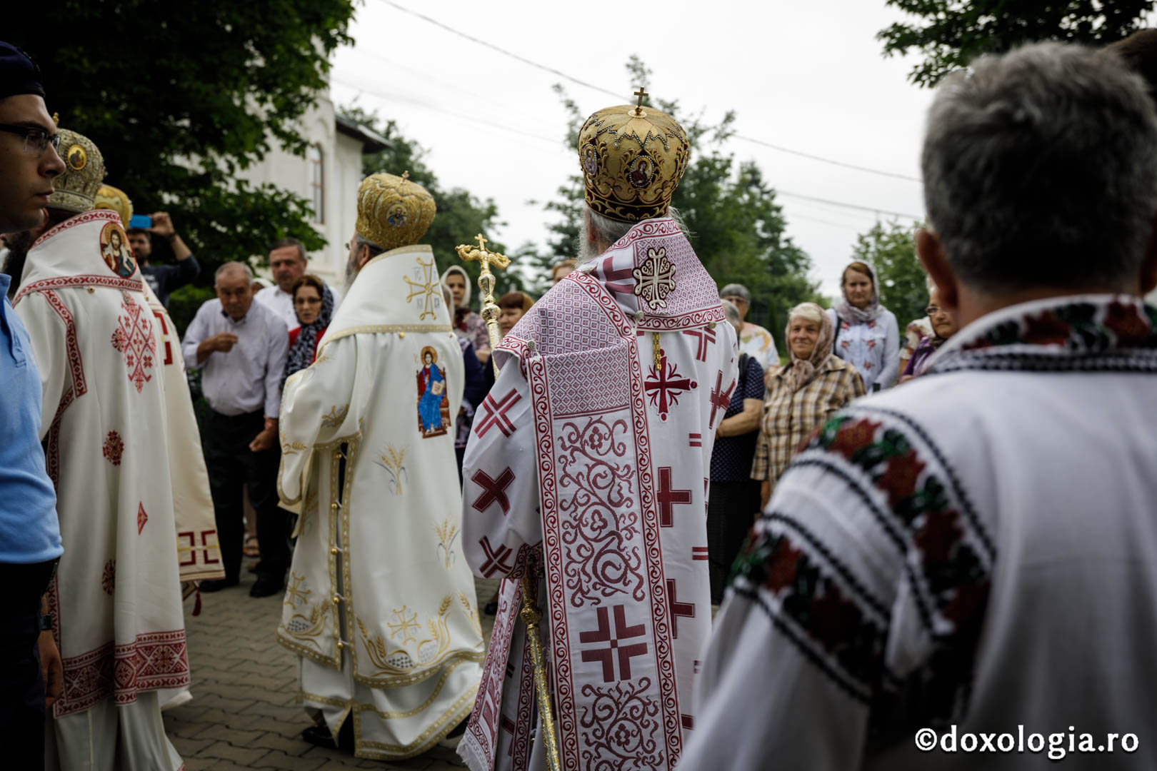 Hramul Catedralei Episcopale din Huși: 4 ierarhi au săvârșit Sfânta Liturghie