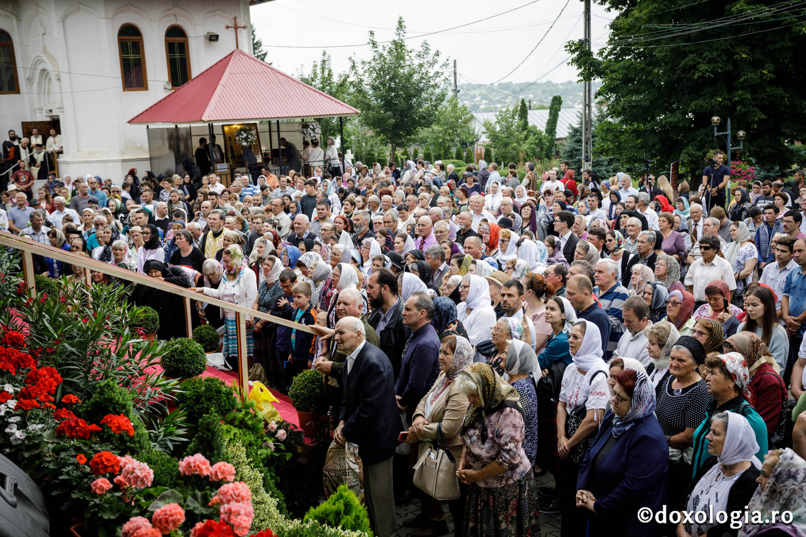 Hramul Catedralei Episcopale din Huși: 4 ierarhi au săvârșit Sfânta Liturghie