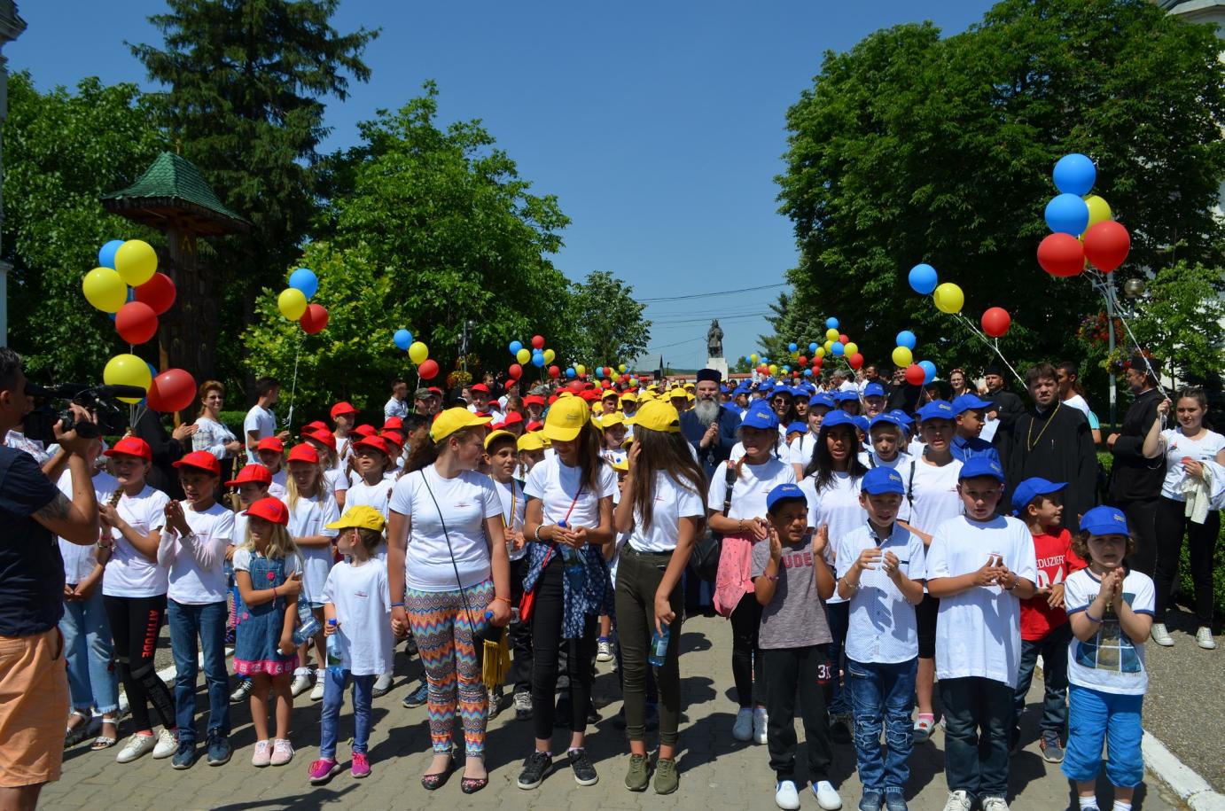 Preasfințitul Ignatie: „Noi îi iubim pe copii pentru ceea ce sunt, nu pentru ceea ce au” (galerie foto)