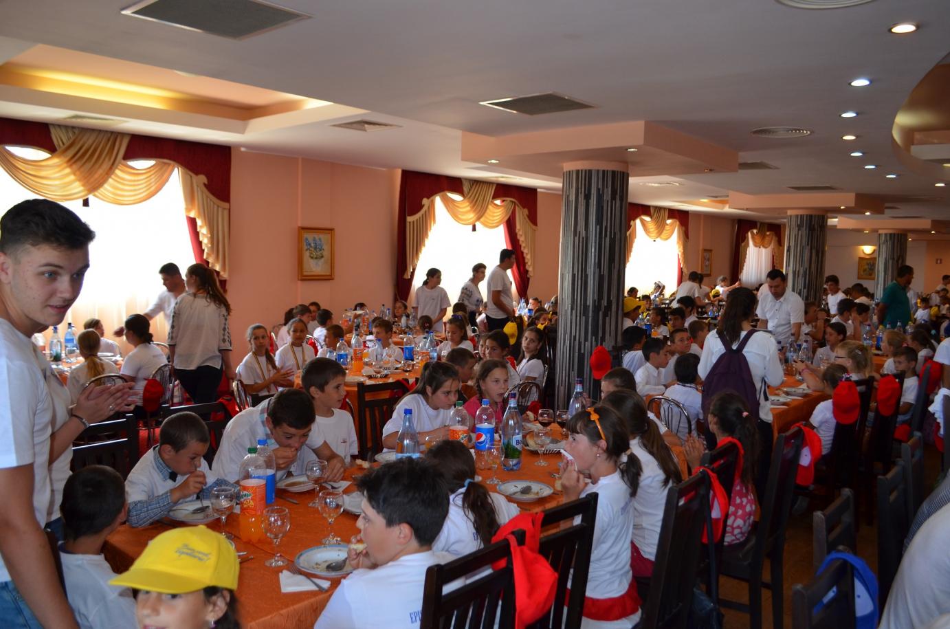 Preasfințitul Ignatie: „Noi îi iubim pe copii pentru ceea ce sunt, nu pentru ceea ce au” (galerie foto)