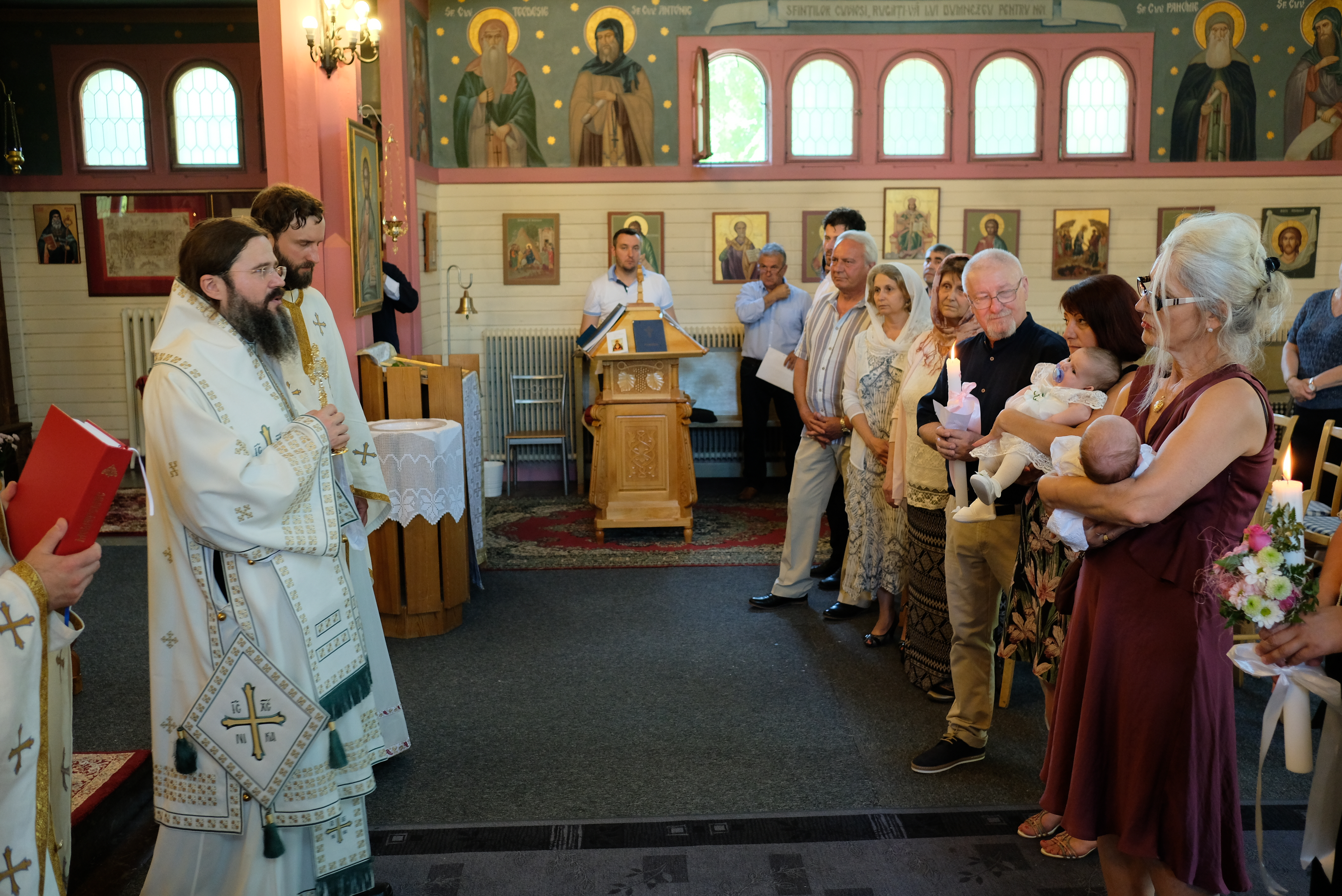 PS Macarie:  „Unul dintre semnele distinctive că încă nu ne-am pierdut copilăria este capacitatea de a ne bucura de fața luminoasă a pruncilor”