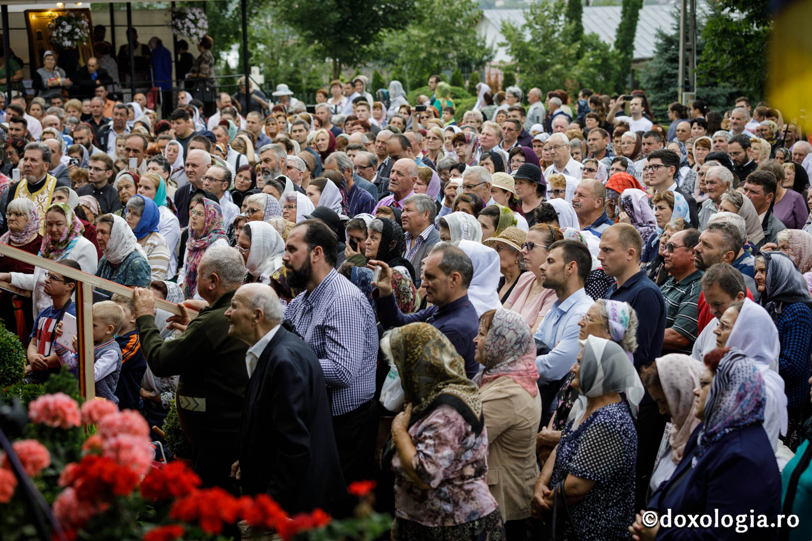 Hramul Catedralei Episcopale din Huși: 4 ierarhi au săvârșit Sfânta Liturghie