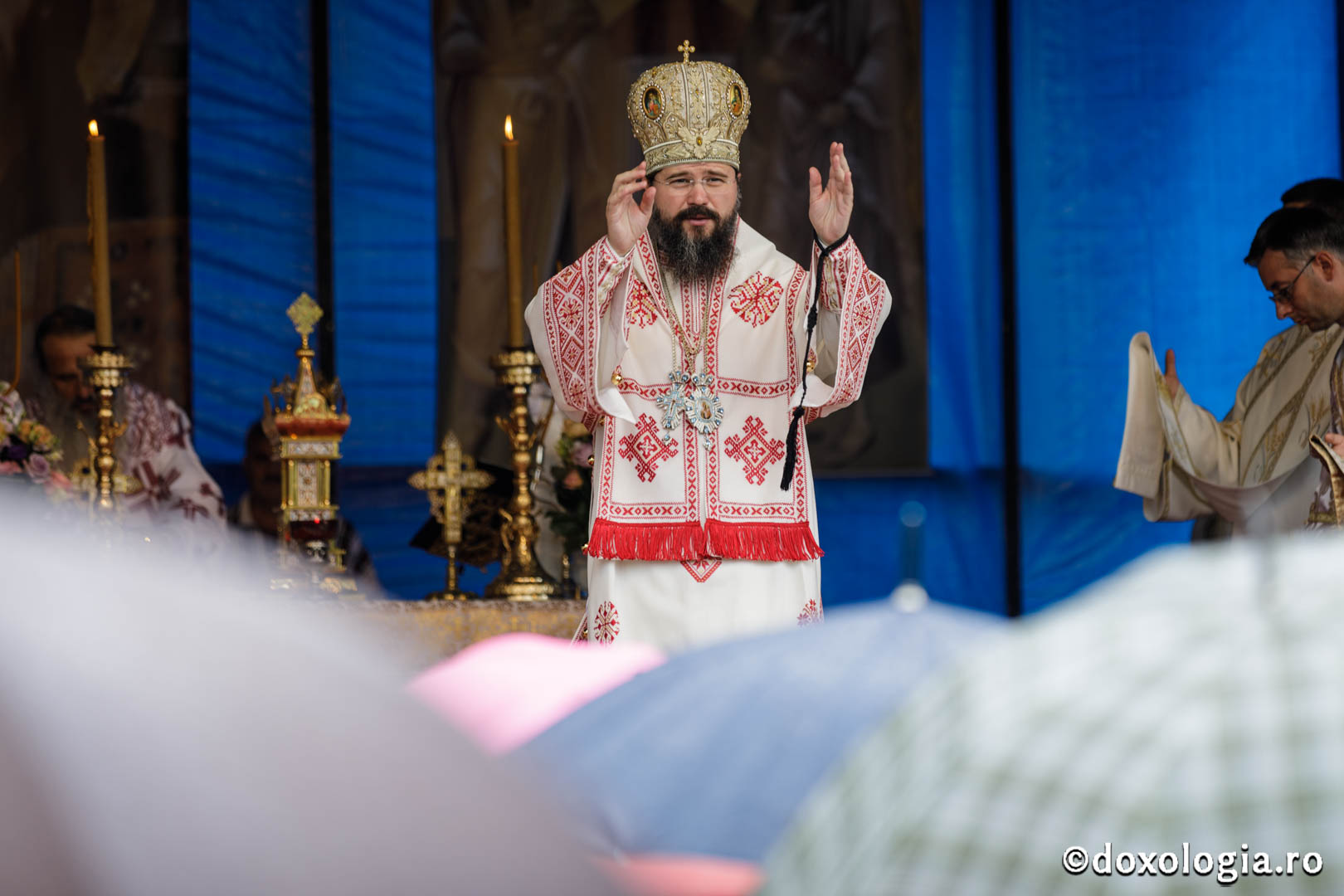 Hramul Catedralei Episcopale din Huși: 4 ierarhi au săvârșit Sfânta Liturghie
