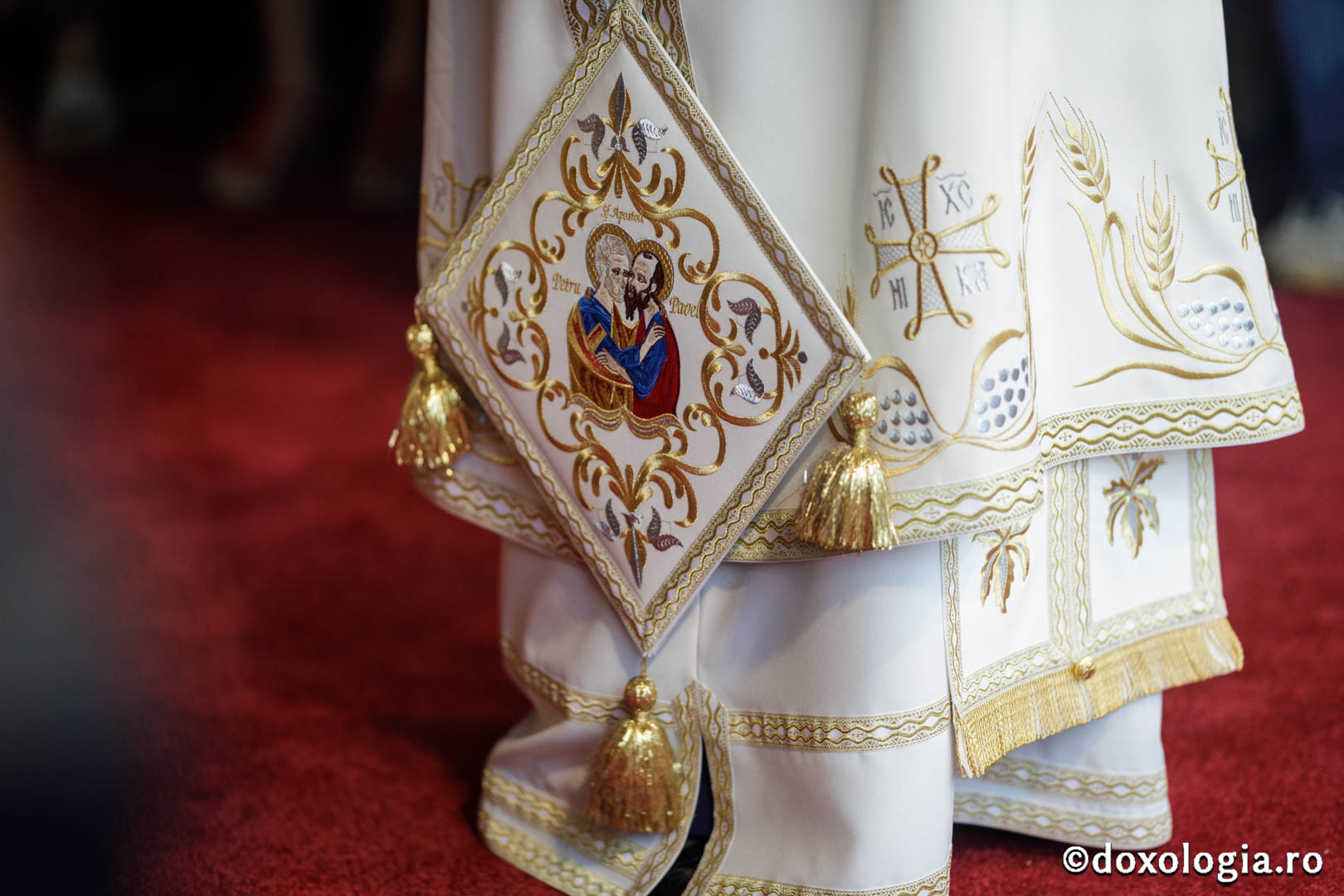 Hramul Catedralei Episcopale din Huși: 4 ierarhi au săvârșit Sfânta Liturghie