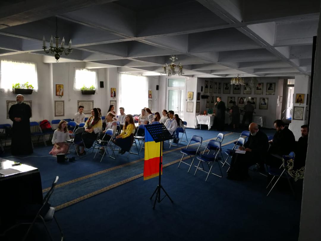 „Ierarhi și slujitori ai Bisericii Ortodoxe Române susținători ai Marii Uniri”, cateheză pentru preoții și tinerii din ATOR Piatra Neamț