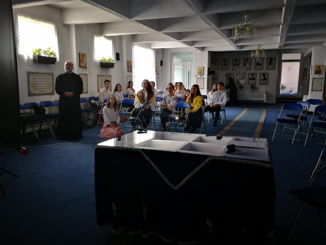 „Ierarhi și slujitori ai Bisericii Ortodoxe Române susținători ai Marii Uniri”, cateheză pentru preoții și tinerii din ATOR Piatra Neamț