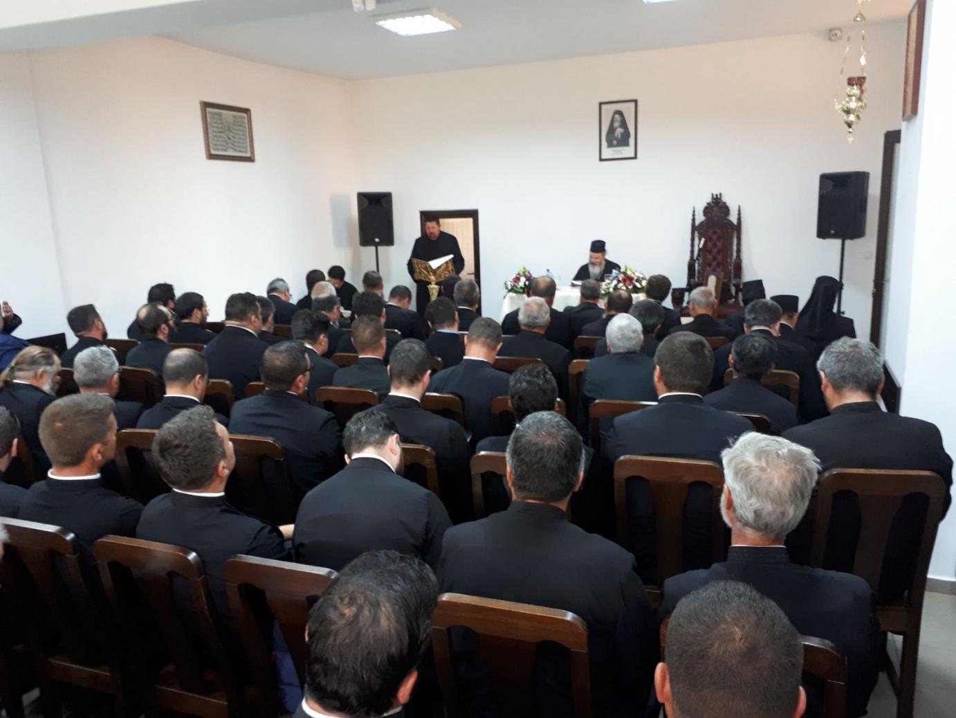 Preoţii Protopopiatului Bârlad, în conferinţă semestrială