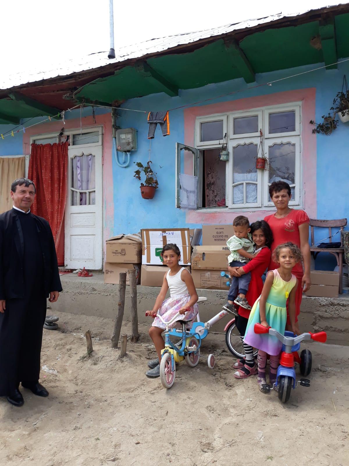 „Caravana dăruirii”, în parohiile Puiești Sat și Lălești