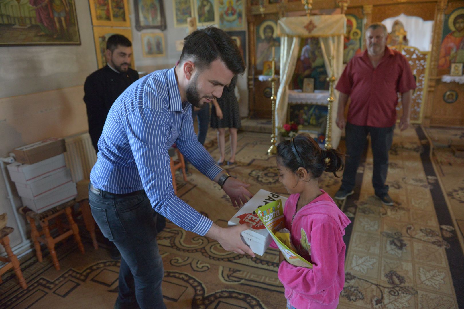 „Cutia cu papucei pentru Ei” alături de copii de Ziua Copilului – bucurie și dăruire