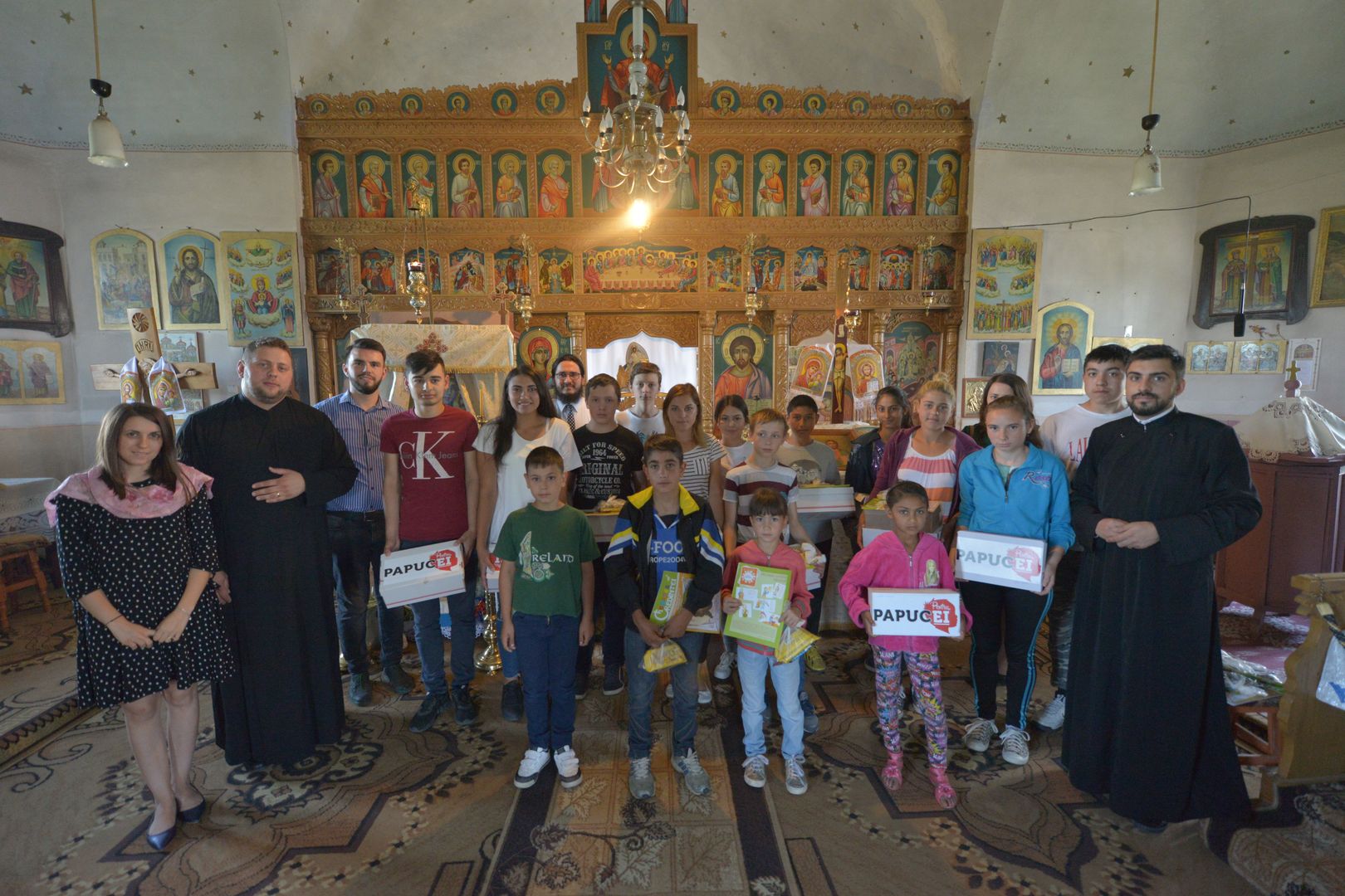 „Cutia cu papucei pentru Ei” alături de copii de Ziua Copilului – bucurie și dăruire