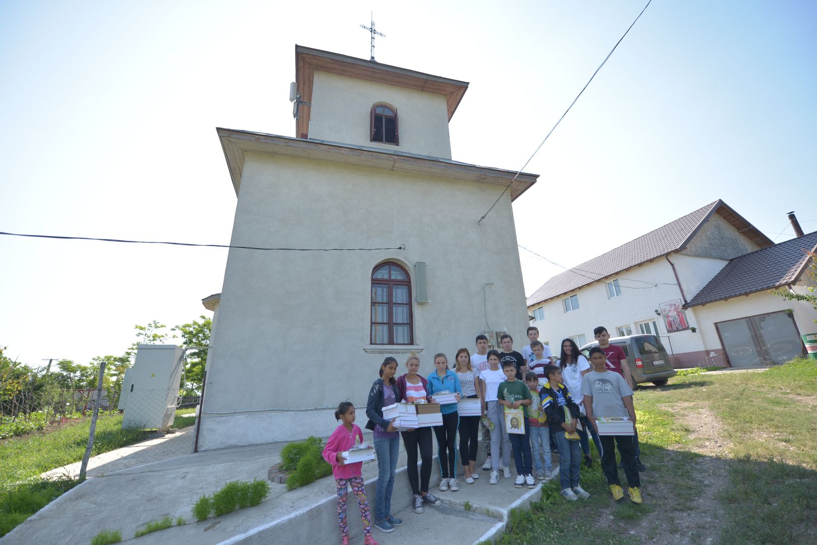 „Cutia cu papucei pentru Ei” alături de copii de Ziua Copilului – bucurie și dăruire