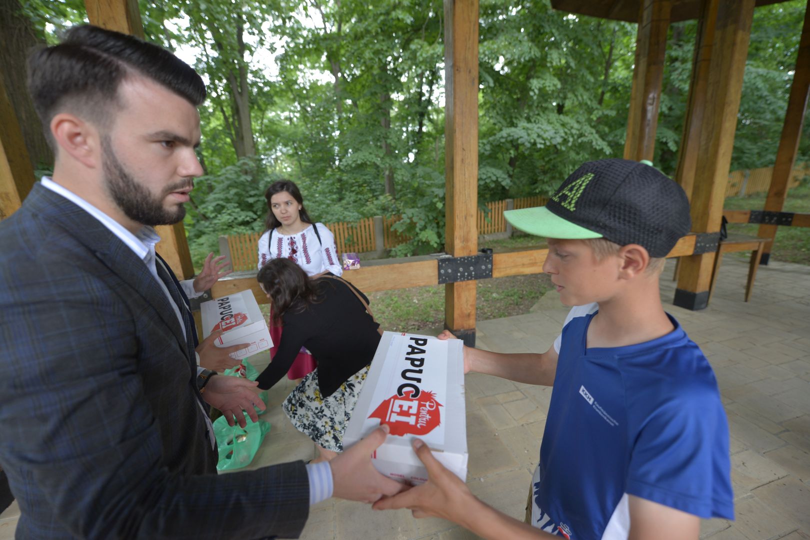 „Cutia cu papucei pentru Ei” alături de copii de Ziua Copilului – bucurie și dăruire