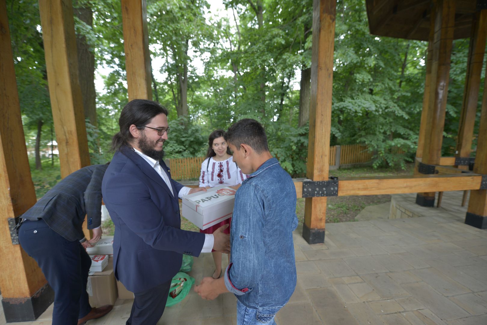 „Cutia cu papucei pentru Ei” alături de copii de Ziua Copilului – bucurie și dăruire