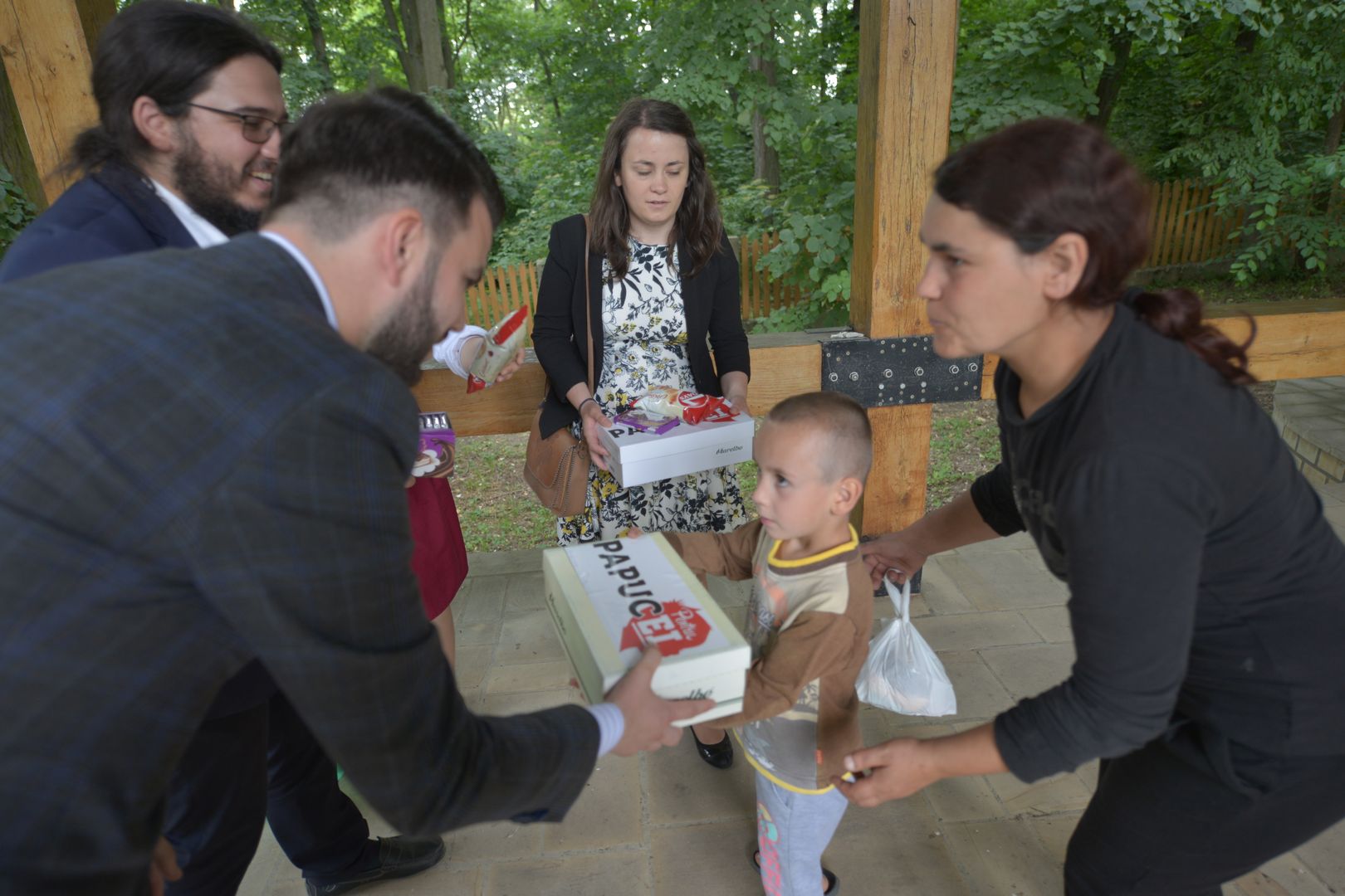 „Cutia cu papucei pentru Ei” alături de copii de Ziua Copilului – bucurie și dăruire