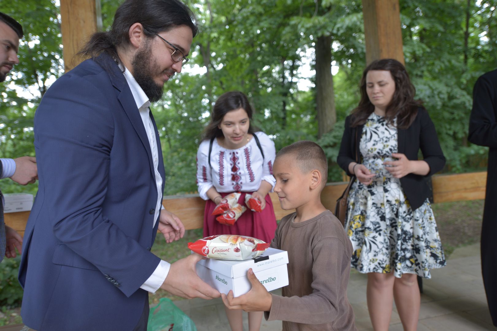 „Cutia cu papucei pentru Ei” alături de copii de Ziua Copilului – bucurie și dăruire