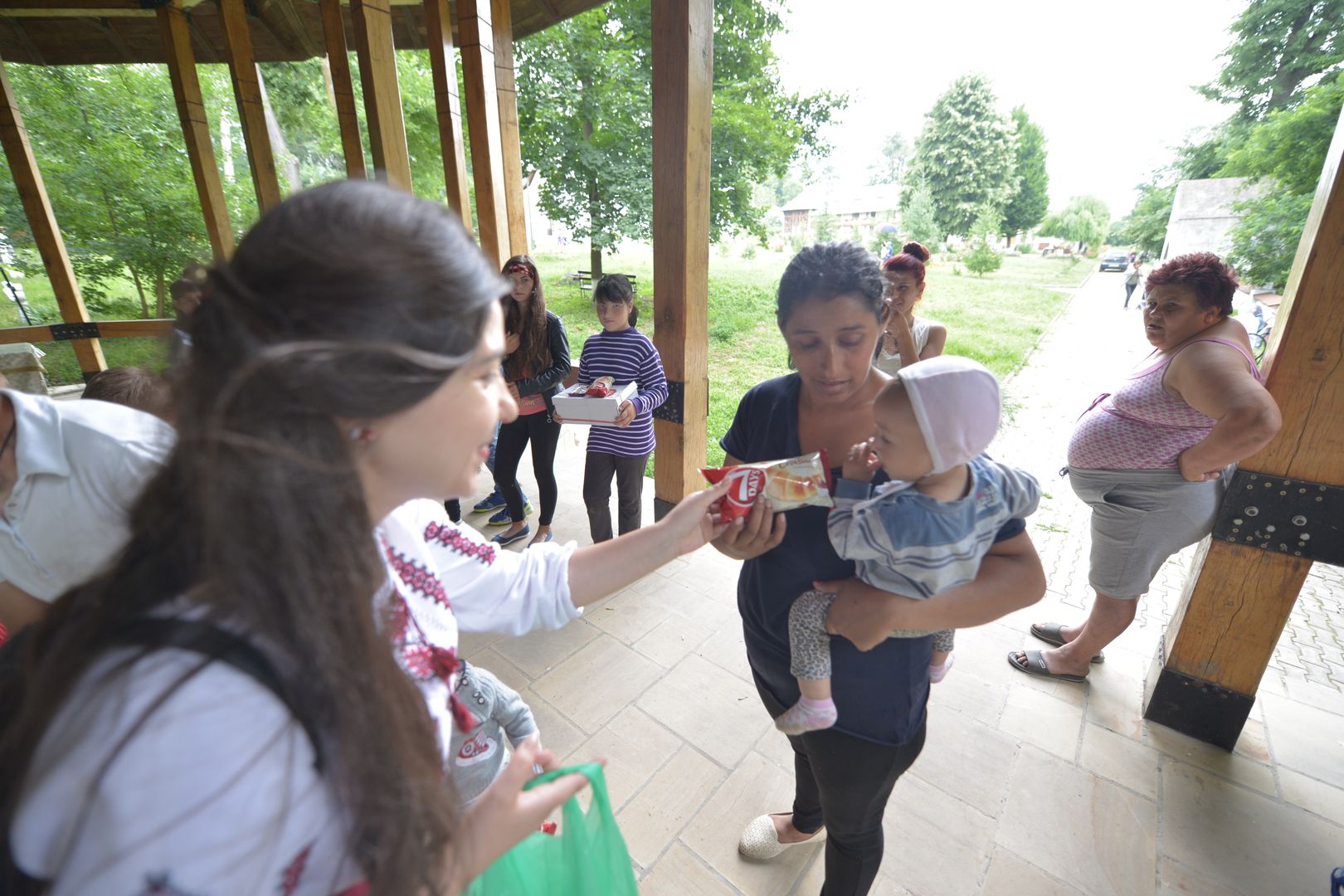 „Cutia cu papucei pentru Ei” alături de copii de Ziua Copilului – bucurie și dăruire