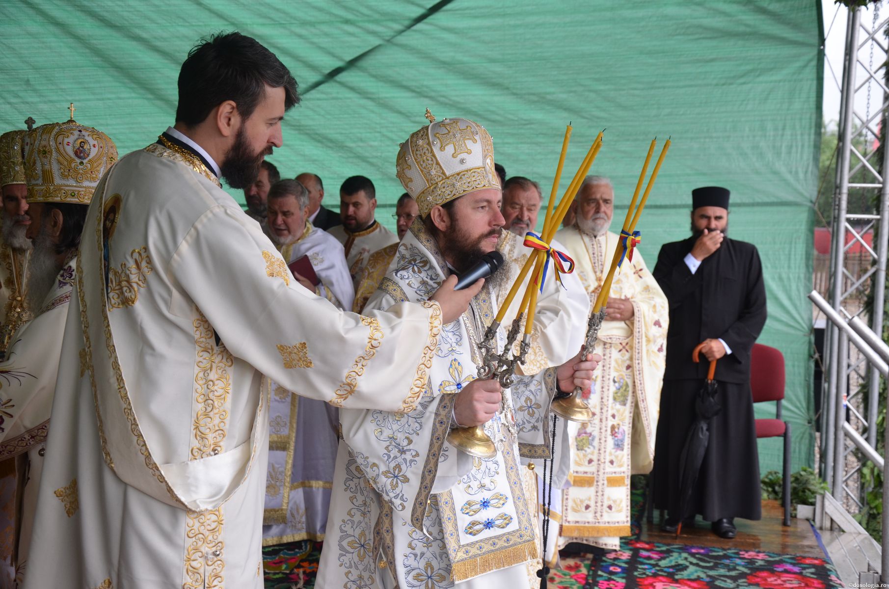 Biserica „Sfânta Cuvioasă Parascheva” din localitatea Baia a primit veșmânt de har și binecuvântare