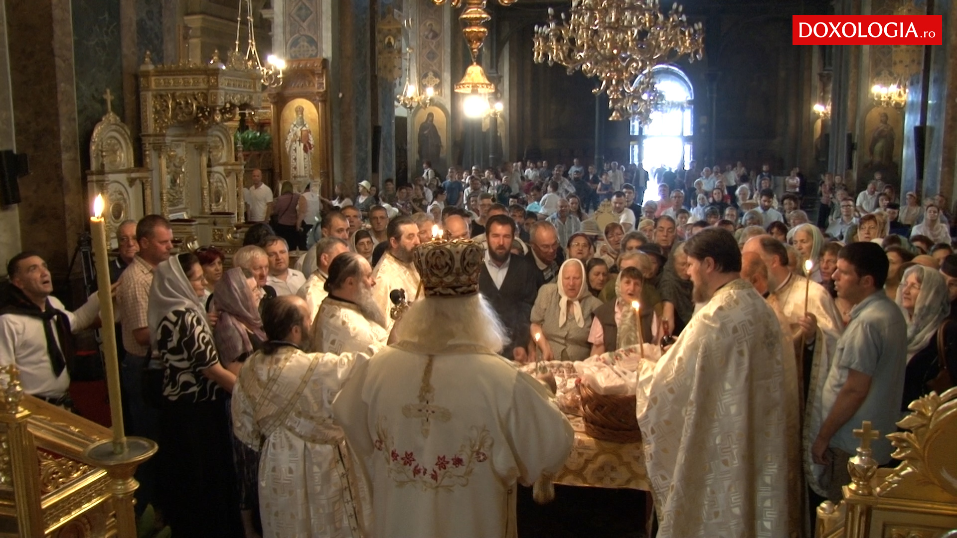 (Video) 377 de ani ocrotiți de Sfânta Cuvioasă Parascheva