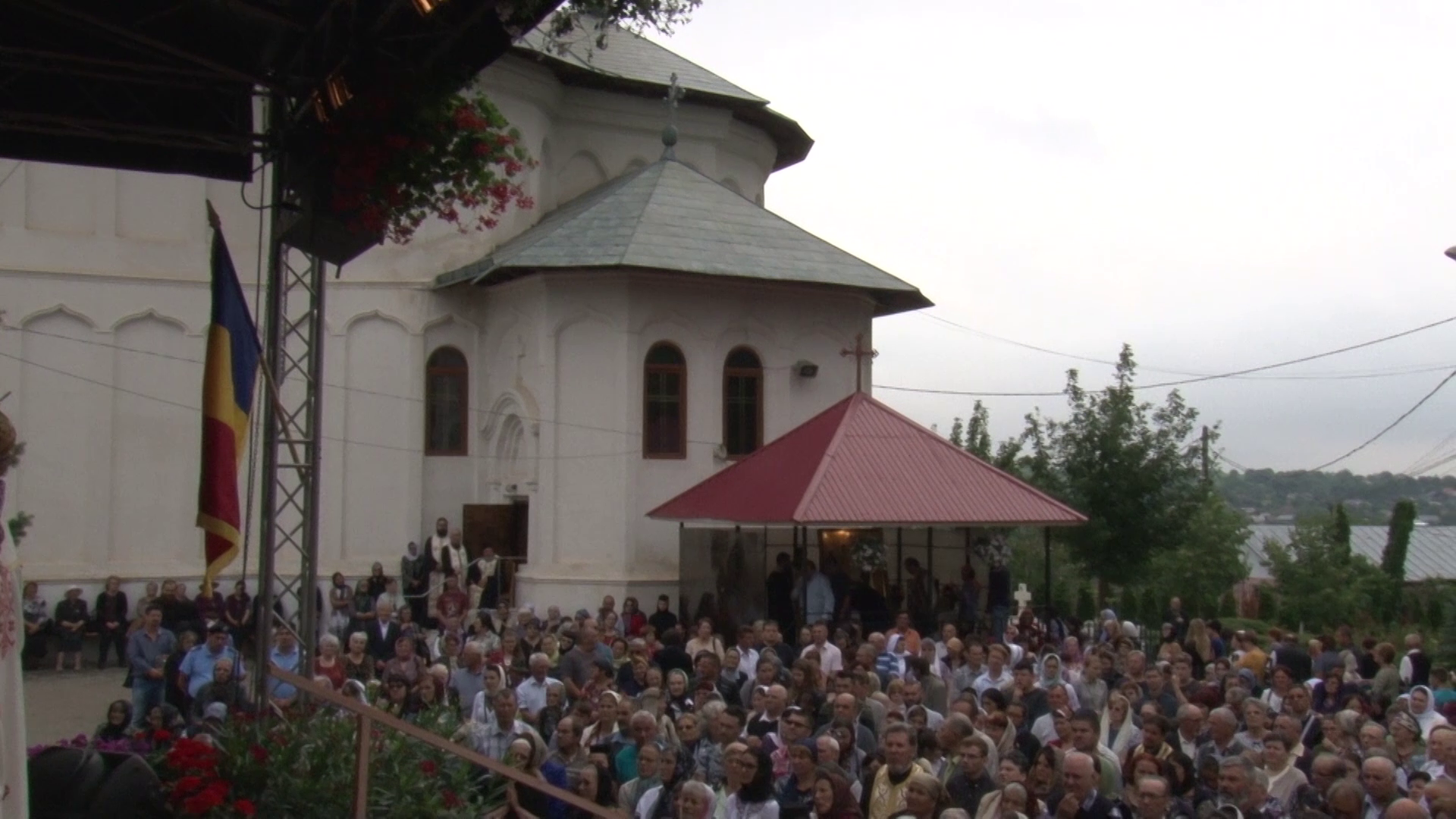 (Video) Sărbătoarea Sfinților Apostoli – Hramul Catedralei Episcopale din Huși