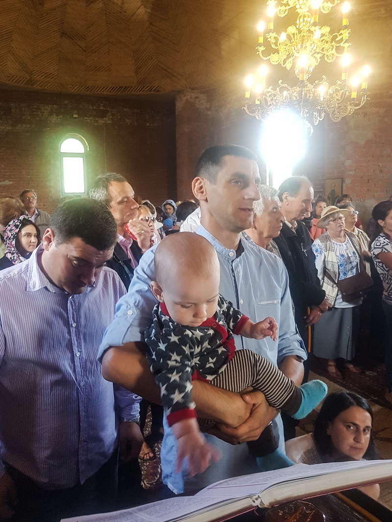 Primele slujbe săvârșite în biserica satului Curagău