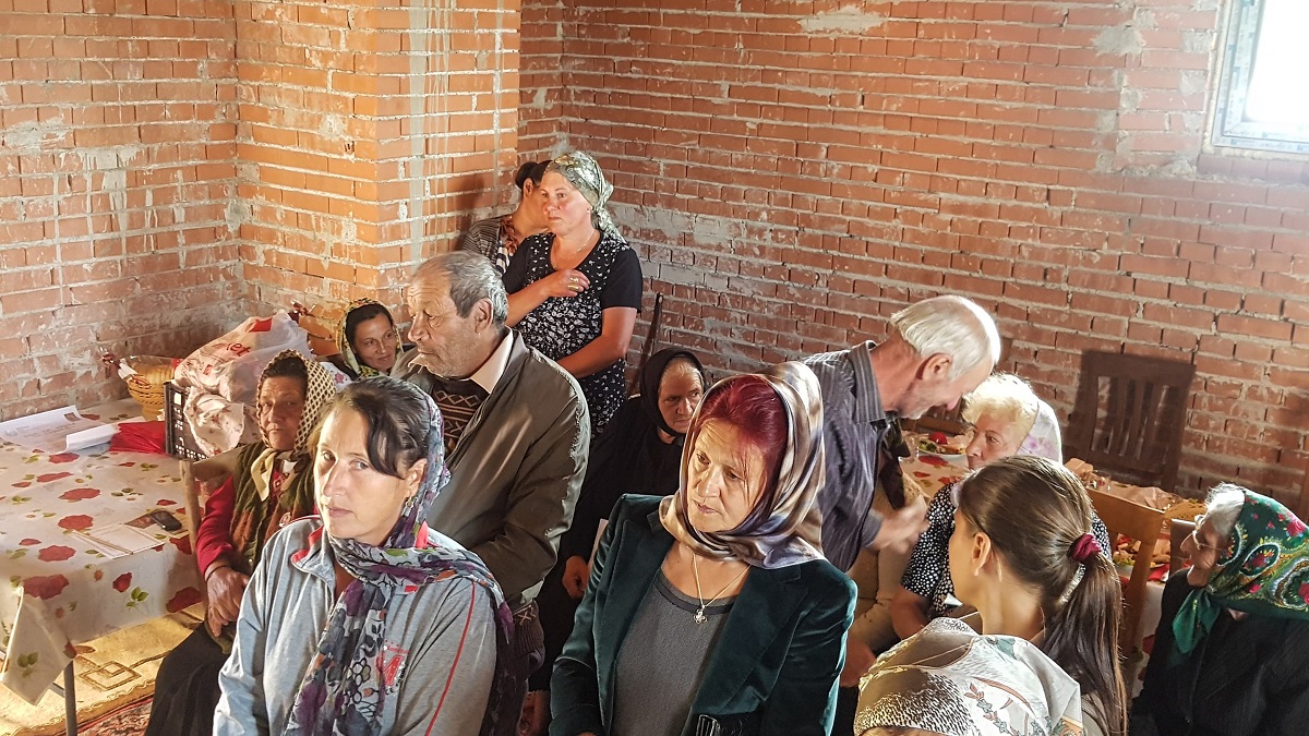 Primele slujbe săvârșite în biserica satului Curagău