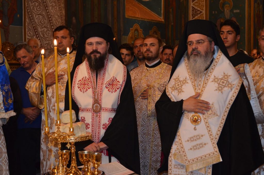 Hramul Catedralei Episcopale din Huși: 4 ierarhi au săvârșit Sfânta Liturghie