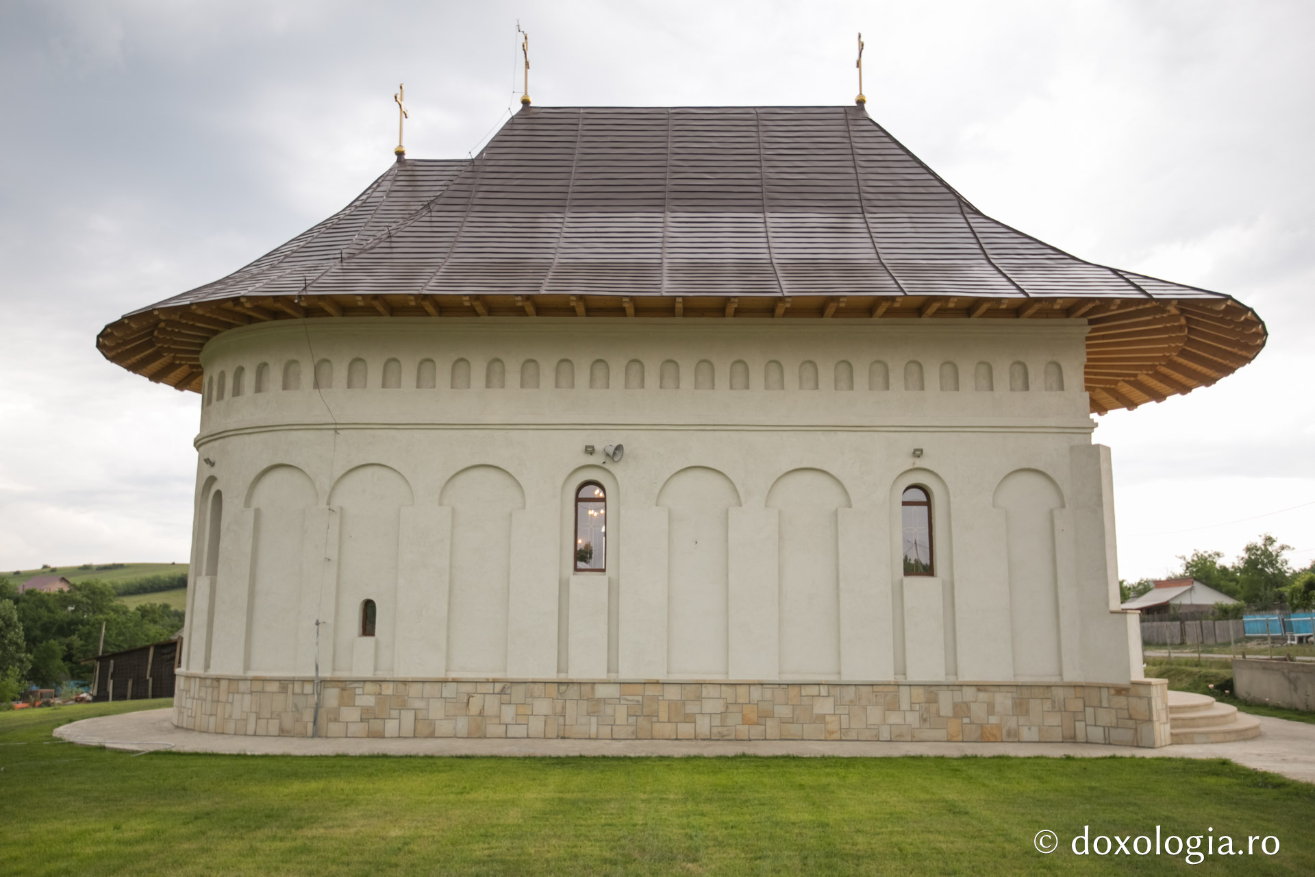 Hram la Stânca Roznovanu