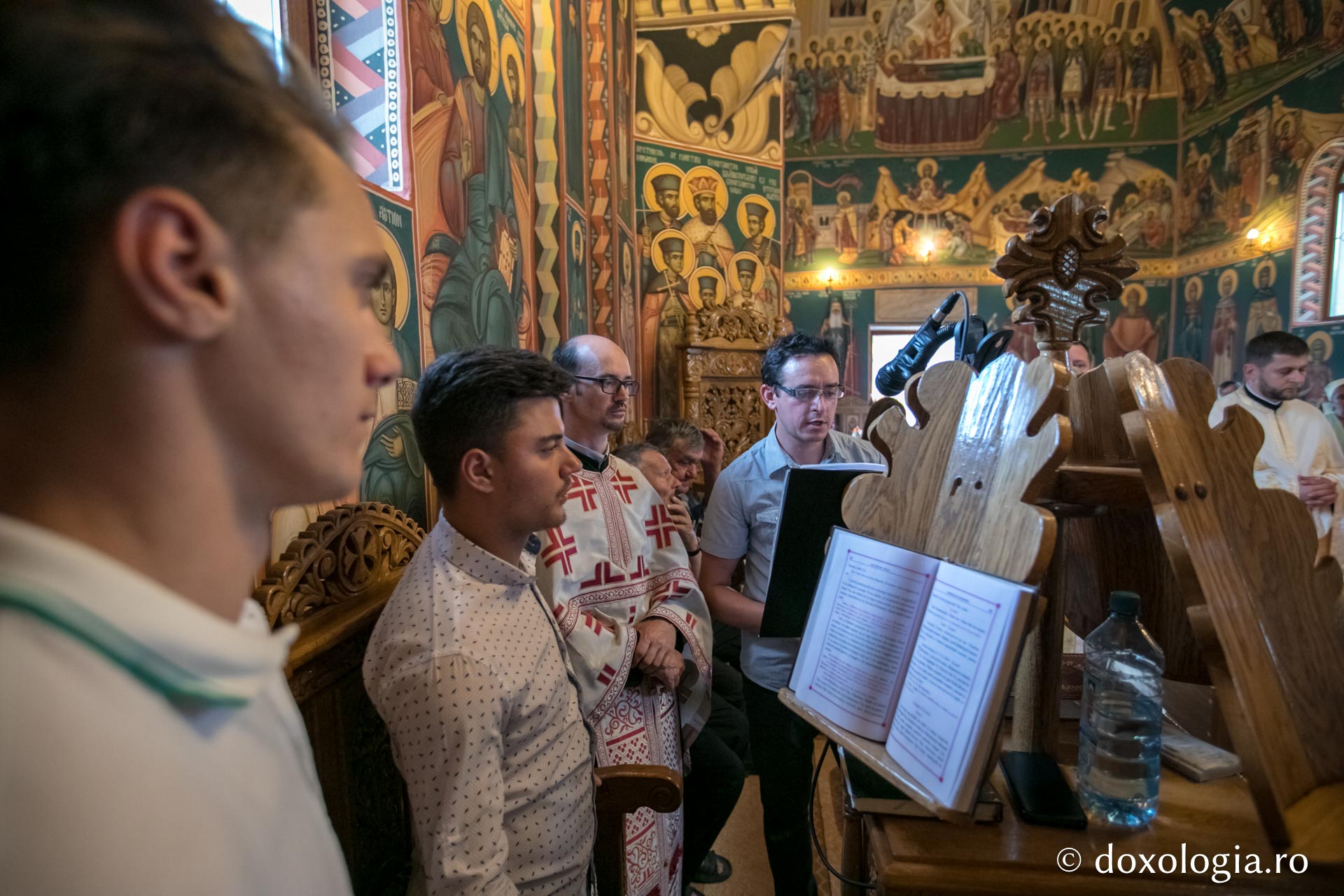 Foto: Pr. Silviu Cluci Hram la Stânca Roznovanu