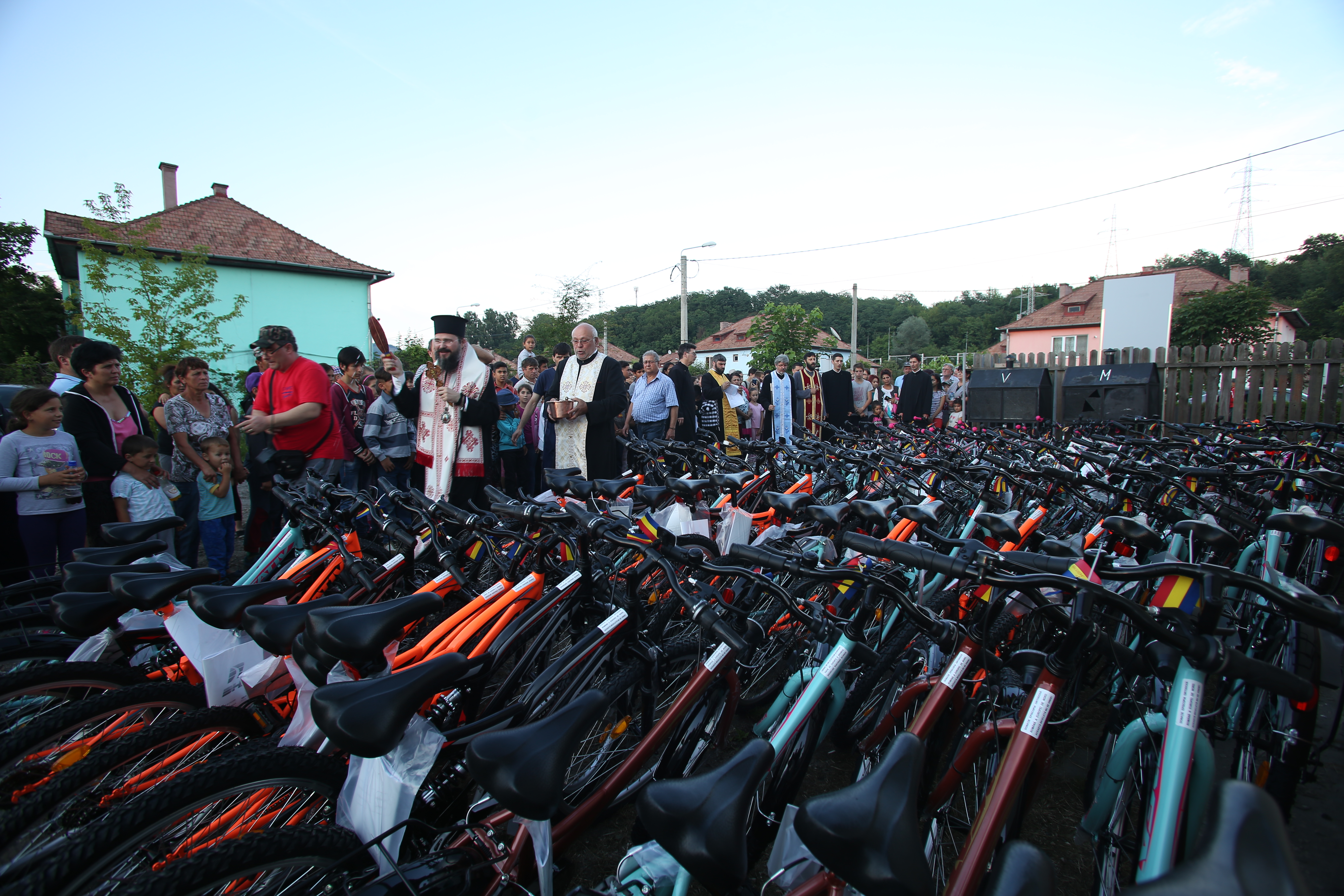 PS Macarie, la Copșa Mică: „Oferim 100 de biciclete copiilor sărmani pentru cei 100 de ani de Românie”