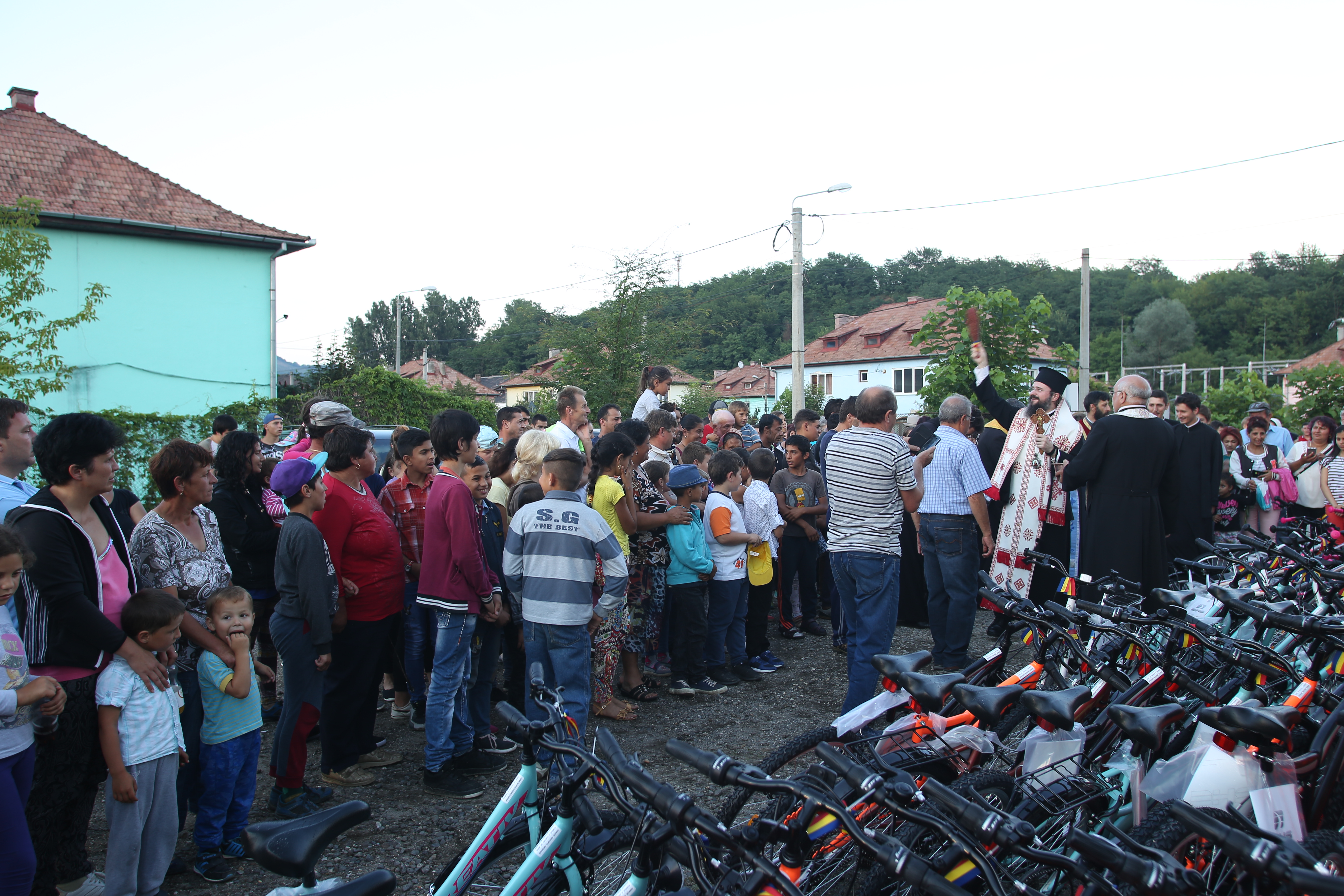 PS Macarie, la Copșa Mică: „Oferim 100 de biciclete copiilor sărmani pentru cei 100 de ani de Românie”