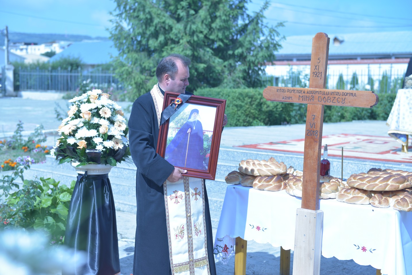 Părintele mărturisitor Mina Dobzeu a primit „sărutarea cea mai de pe urmă“