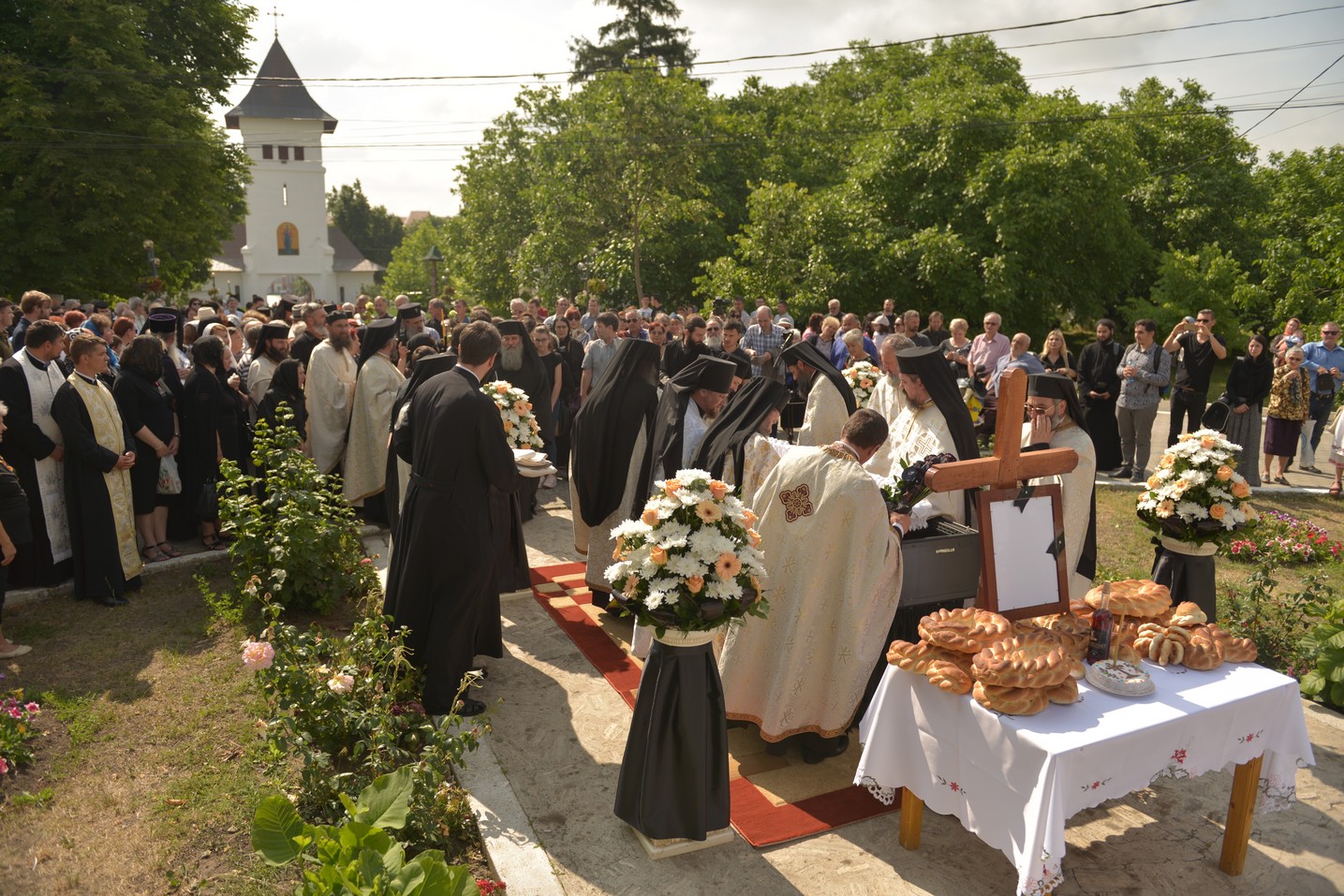 Părintele mărturisitor Mina Dobzeu a primit „sărutarea cea mai de pe urmă“