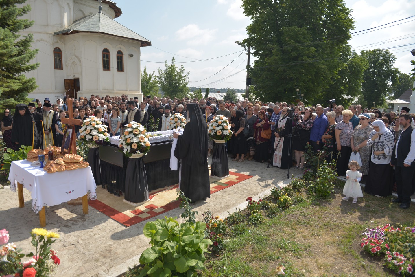 Părintele mărturisitor Mina Dobzeu a primit „sărutarea cea mai de pe urmă“