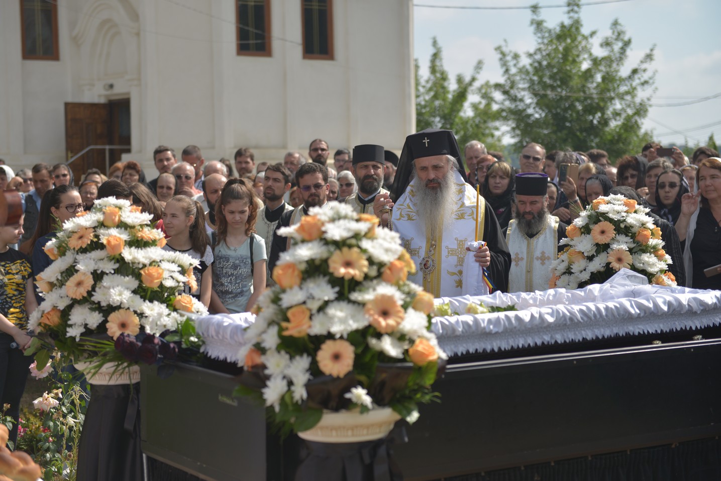 Părintele mărturisitor Mina Dobzeu a primit „sărutarea cea mai de pe urmă“