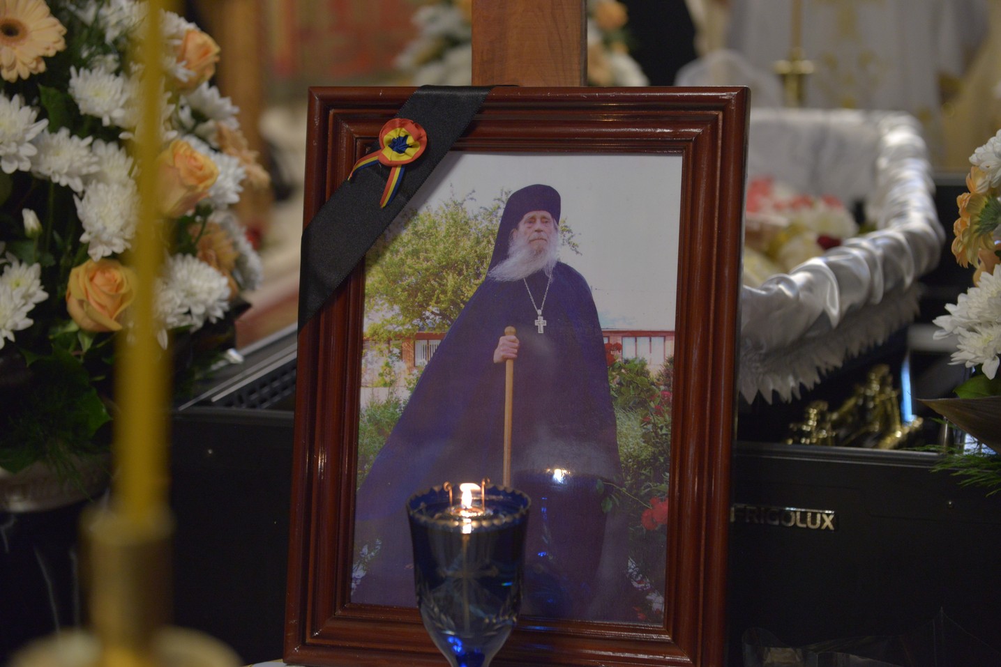 Părintele mărturisitor Mina Dobzeu a primit „sărutarea cea mai de pe urmă“