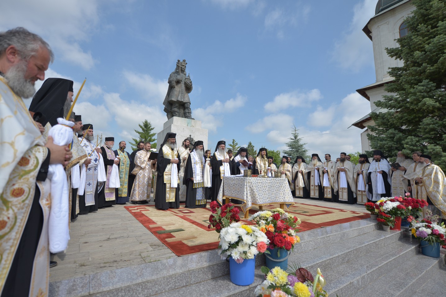 Părintele mărturisitor Mina Dobzeu a primit „sărutarea cea mai de pe urmă“