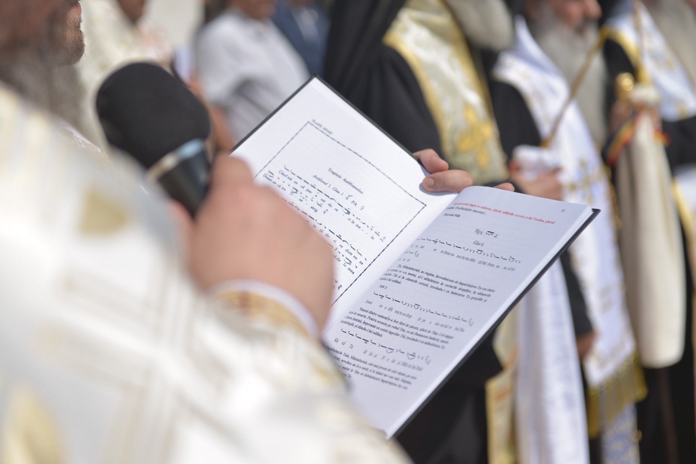 Părintele mărturisitor Mina Dobzeu a primit „sărutarea cea mai de pe urmă“