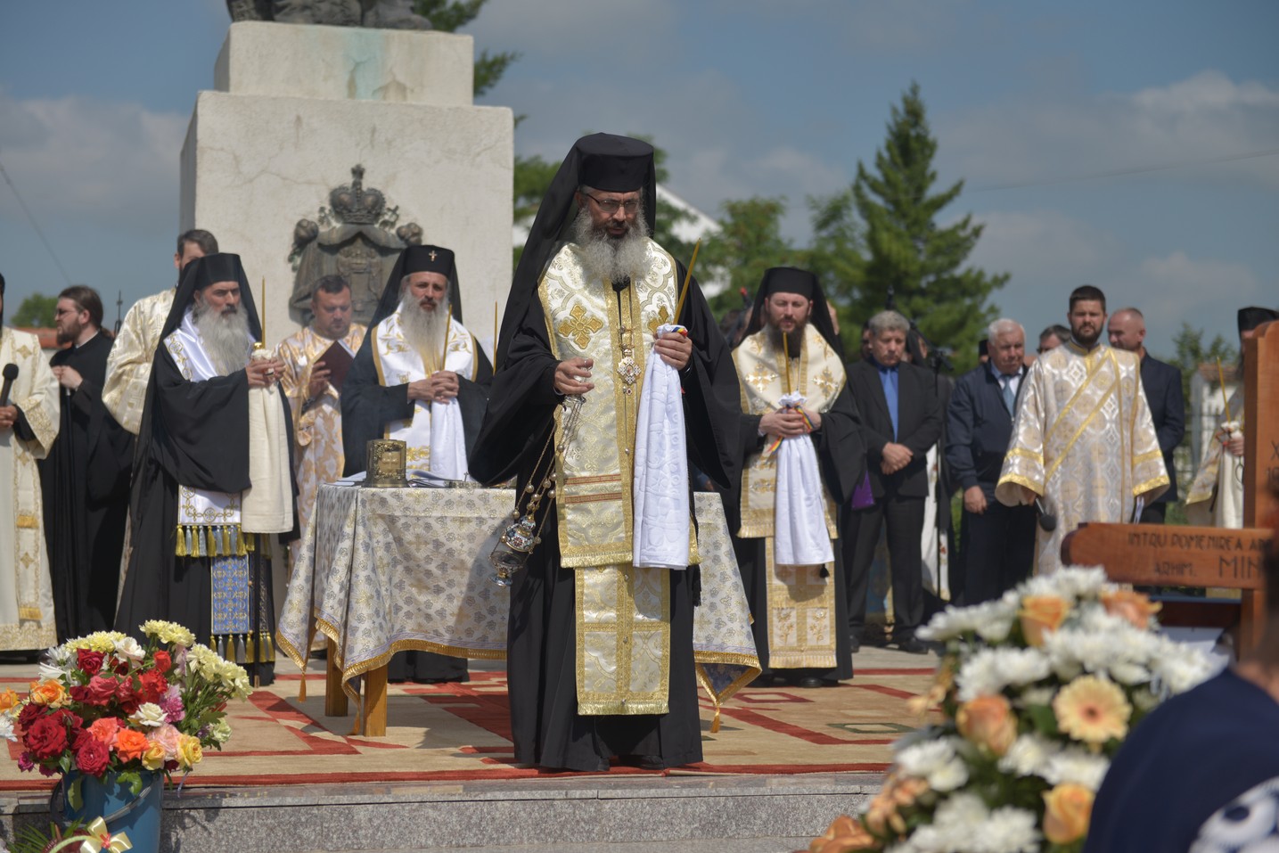 Părintele mărturisitor Mina Dobzeu a primit „sărutarea cea mai de pe urmă“