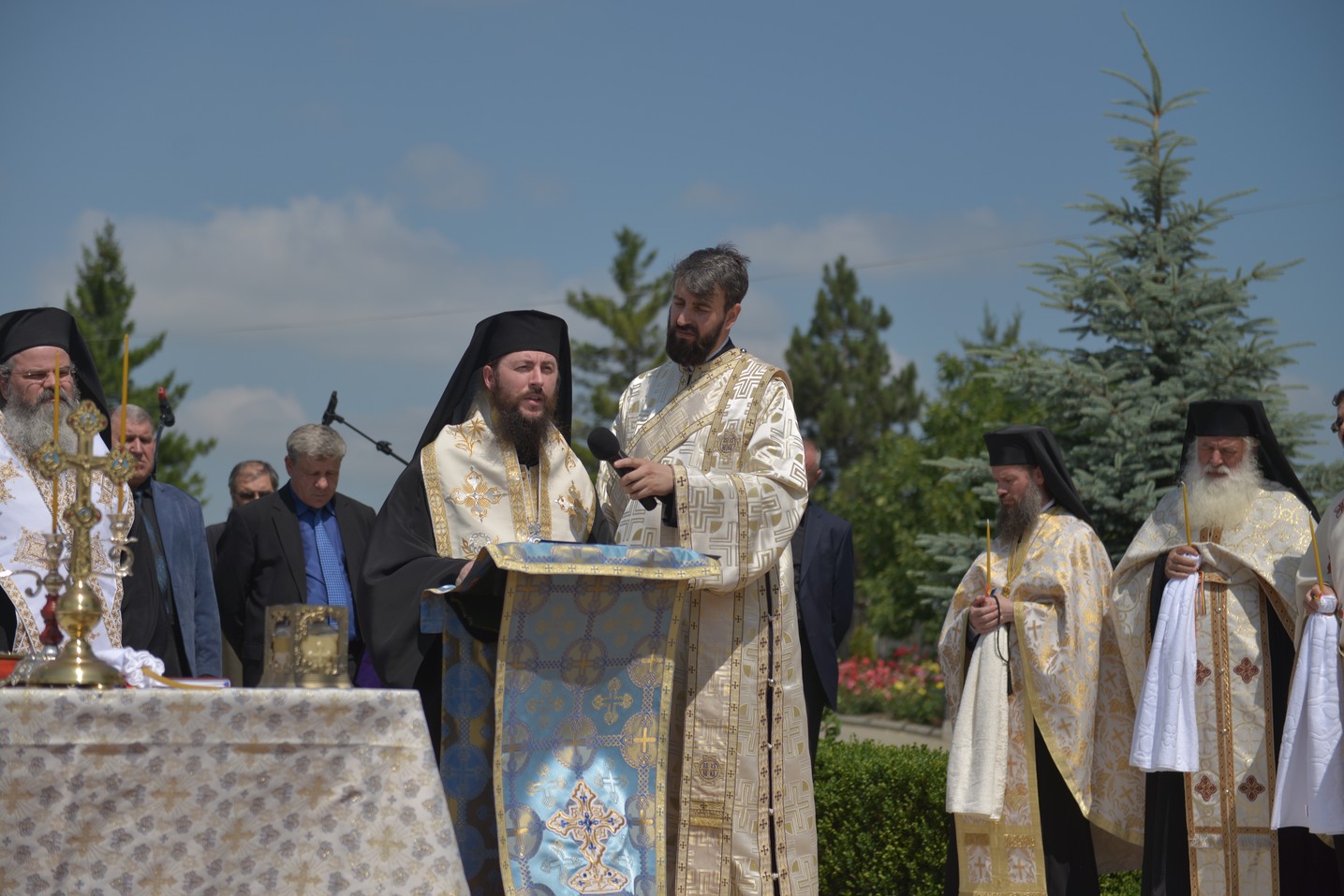 Părintele mărturisitor Mina Dobzeu a primit „sărutarea cea mai de pe urmă“