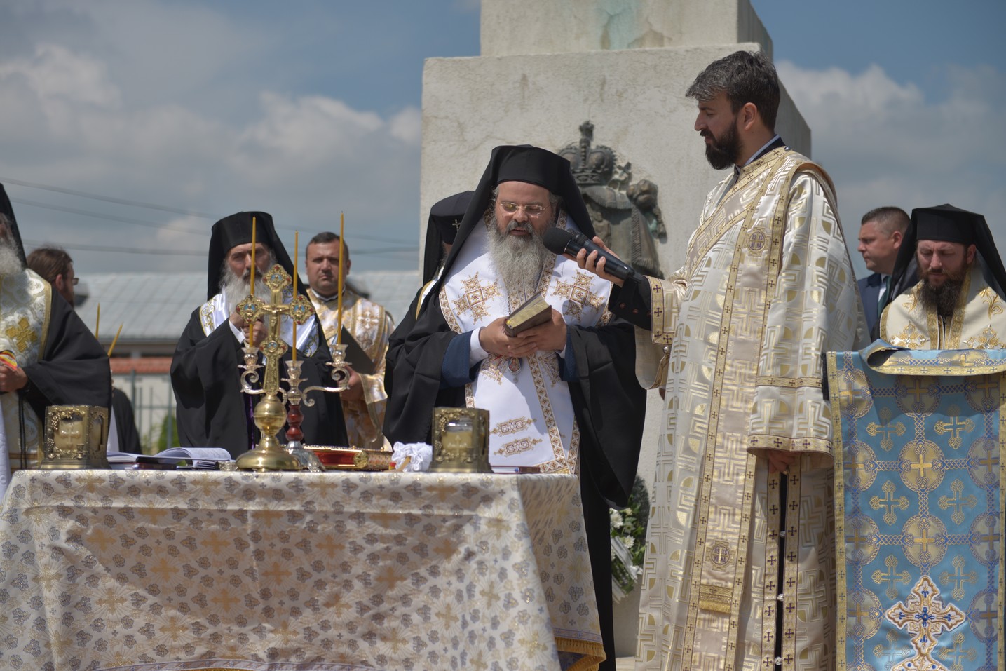 Părintele mărturisitor Mina Dobzeu a primit „sărutarea cea mai de pe urmă“