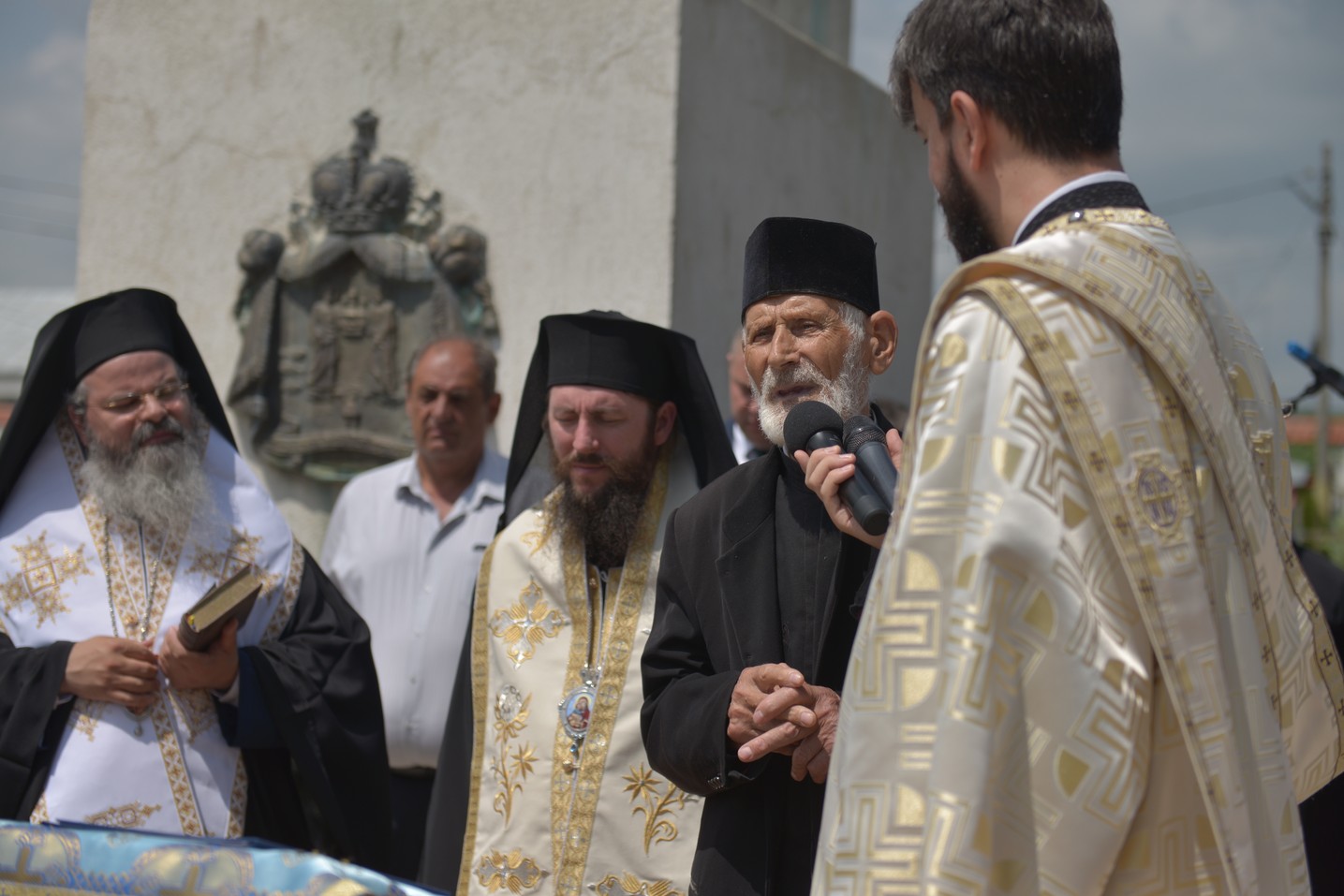 Părintele mărturisitor Mina Dobzeu a primit „sărutarea cea mai de pe urmă“