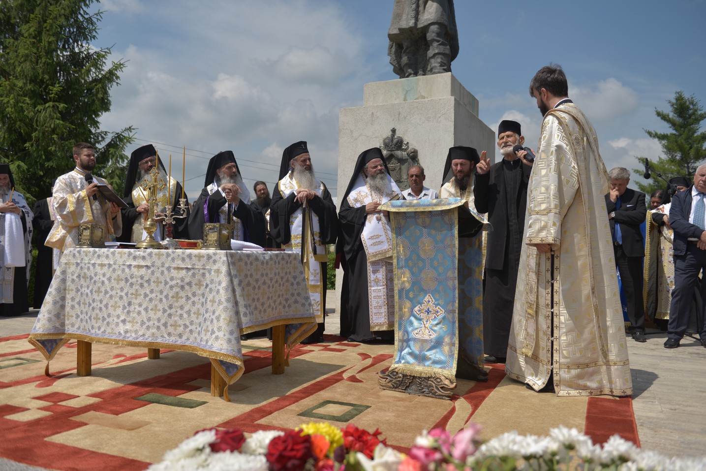 Părintele mărturisitor Mina Dobzeu a primit „sărutarea cea mai de pe urmă“