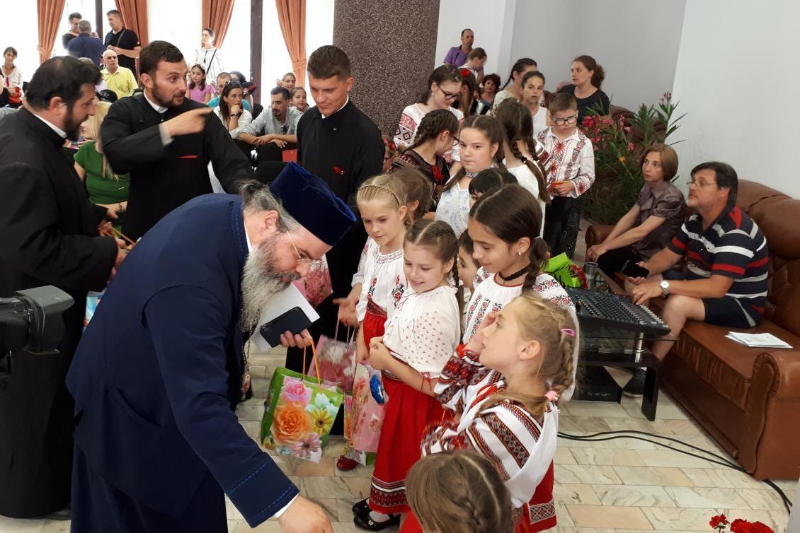 PS Ignatie, la spectacolul „Glas de copil, icoană și har”