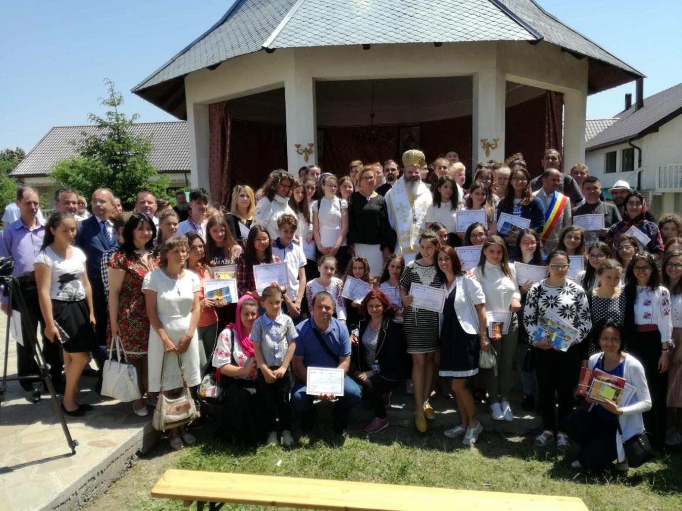 Slujbe arhiereşti în trei protopopiate din Moldova