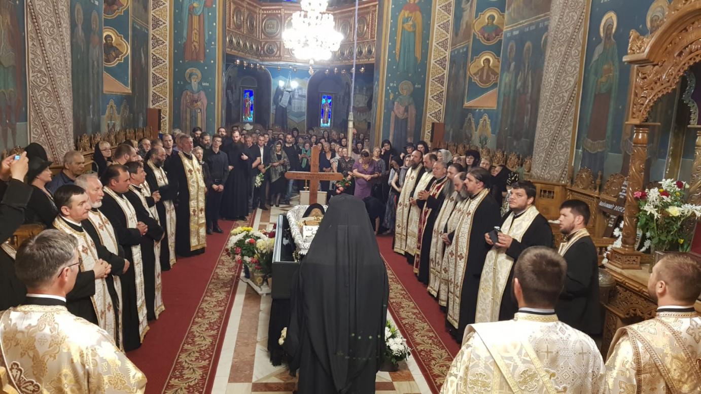 Preasfinţitul Ignatie: &quot;Părintele Mina are un chip de lumină precum i-a fost şi viaţa&quot;