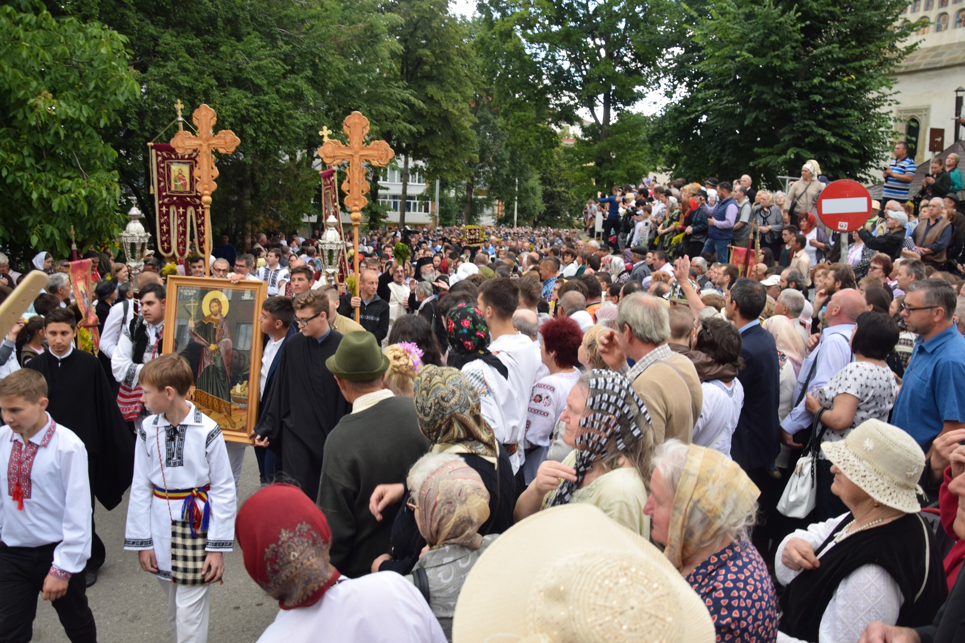 Hramul cel mare al Sucevei: „A-l iubi pe celălalt este o purtare de cruce continuă”
