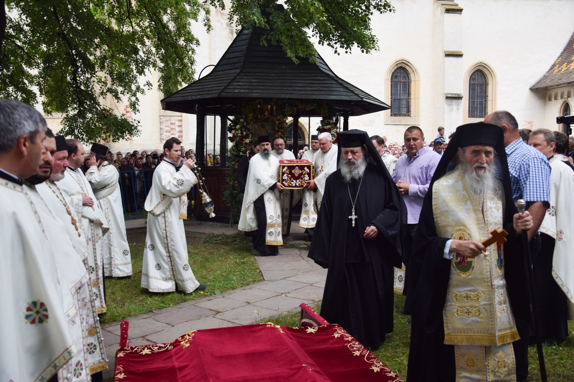 Hramul cel mare al Sucevei: „A-l iubi pe celălalt este o purtare de cruce continuă”