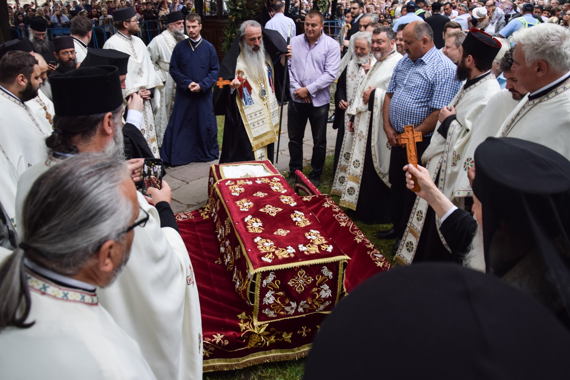 Hramul cel mare al Sucevei: „A-l iubi pe celălalt este o purtare de cruce continuă”