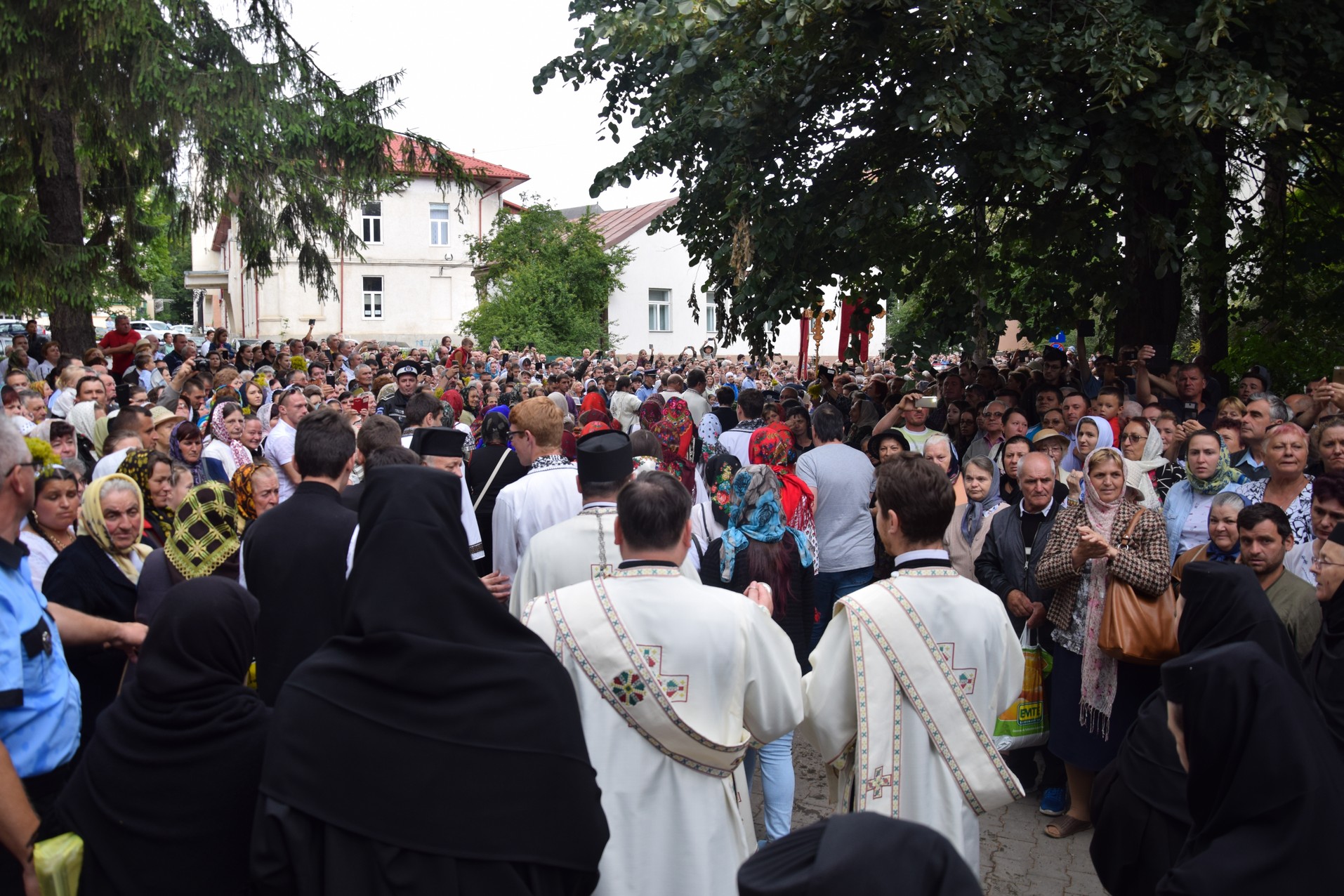 Hramul cel mare al Sucevei: „A-l iubi pe celălalt este o purtare de cruce continuă”